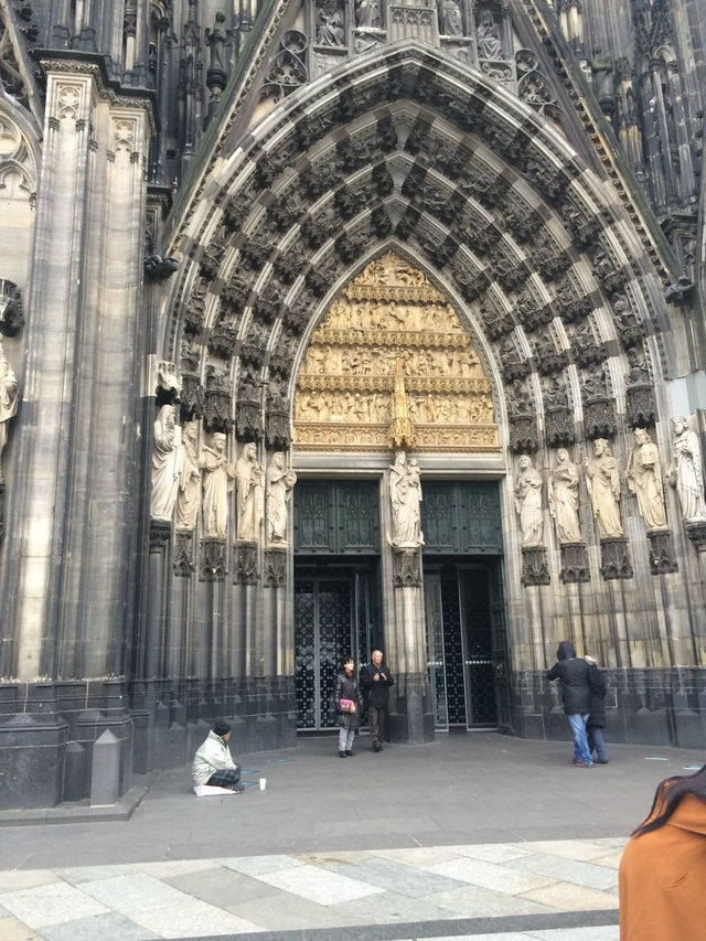【Kölner Dom／ケルン大聖堂｜“世界遺産にしてドイツが誇るゴシックの最高傑作”】