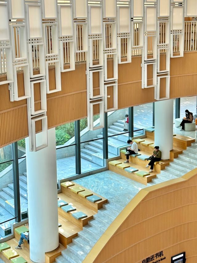 Guangzhou Library: The City's Living Bookshelf