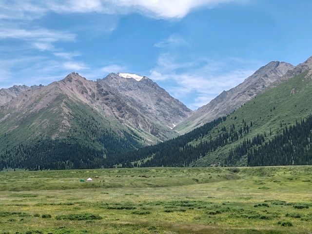 Duku Highway: Traversing the Tianshan, Embracing Grandeur