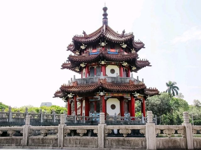 สวนสันติภาพ 228 (228 Peace Memorial Park)