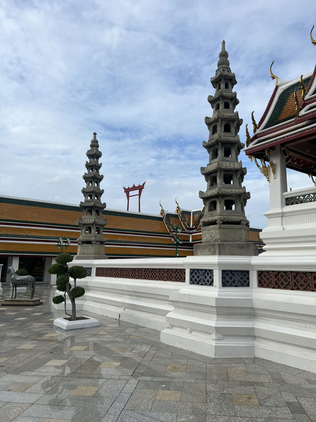พาขอขมากรรมวัดสุทัศน์ กรุงเทพ