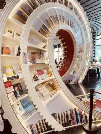 深圳 鐘書閣 旋轉的書藏視角~