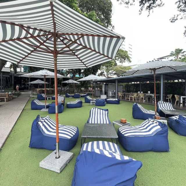 目の前に海が広がるパタヤ屈指の絶景カフェ🇹🇭