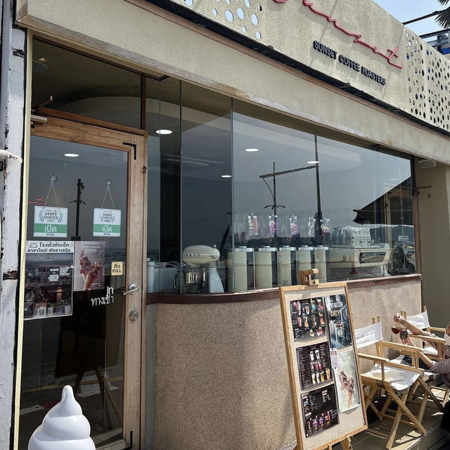 パタヤビーチで味わう絶品クリームラテが魅力のカフェ🇹🇭