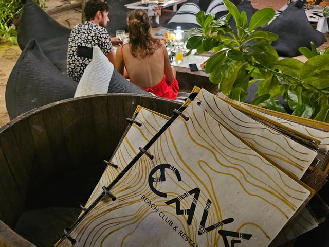 【Pattaya海邊秘境】Cave Beach Club｜波西米亞風海灘餐廳，最佳日落打卡點 🌅