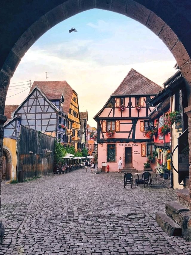 🍇🏰 Riquewihr: Alsace’s Fairy-Tale Wine Village