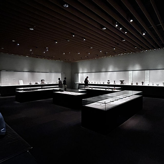 The Elegance of the Peninsula: A Solo Stroll Through the Korea Gallery 🇰🇷