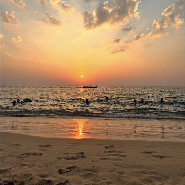  Naithon Beach สะพานไม้สุดชิค (พิกัดลับ)