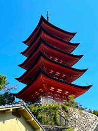 HOKOKUJINJA SENJOKAKU PAVILION.