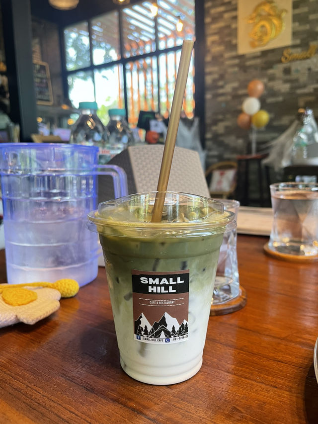 SMALL HiLL Cafe