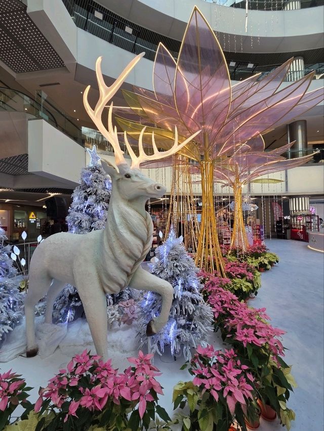 Enchanting Winter Wonderland at 1 Utama Enchanting Winter Wonderland at 1 Utama