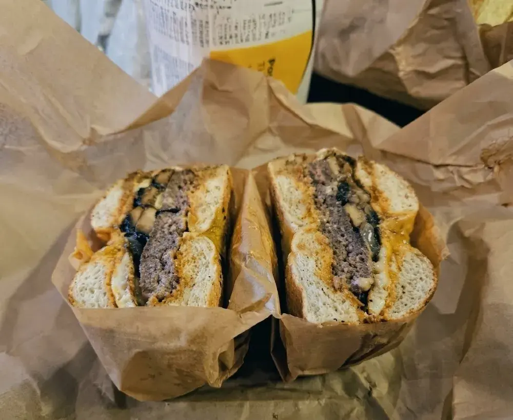 호주 감성 가득, 페낭 최고의 베이글 맛집을 찾았어요.