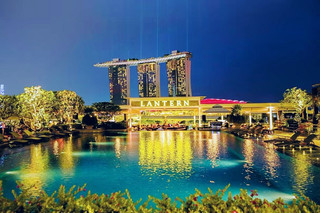 #fallcolors
Here’s my take on why The Fullerton Bay Hotel Singapore is a must-stay spot for your next trip 🇸🇬✨ Stunning views, next-level service, and epic facilities all come together for a luxe city break!
Top Reason to Stay:
The Bay view rooms legit deliver jaw-dropping vistas — think Marina Bay Sands and the city lights right from your balcony. Perfect for sunrise selfies or sunset chills 😍
Stay Highlights:
📍 Hotel address: 80 Collyer Quay, Singapore
⏰ Open 24/7
The rooftop pool and bar are where you’ll want to unwind — they serve up panoramic city views and stylish vibes. The lobby is super posh, and rooms are spacious, modern, and spotless. Staff speak both English and Chinese; they’re attentive, proactive, and make sure you feel like a VIP. If you value cleanliness, this place is squeaky clean and super hygienic.
Insider Tips 👀:
· Ask for a Bay view room for the best cityscapes — it's worth every cent!
· The rooftop pool is a great spot to meet travelers or sip on signature cocktails.
· If you want a seamless stay, just let the staff know your language preference; they’re happy to accommodate.
Food & Service Note:
Don’t miss the breakfast buffet but double-check the area as some guests mentioned occasional pest issues. If staff service isn’t to your standard, gently flag it for a quick fix — they’re usually eager to help!
Getting Around:
You’re right in the heart of Singapore’s downtown. Hop on the MRT or grab a taxi to prime spots like Gardens by the Bay, Orchard Road, or Chinatown within minutes.
#SingaporeHotels #FullertonBay #CityViews #LuxuryStay