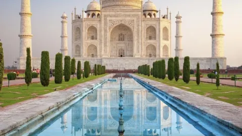 Taj Mahal Review: Witnessing the Grandeur of the White Marble Monument of Love in Agra, India — traveler post in Anda