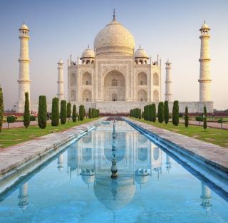รีวิว Taj Mahal ท่องทัชมาฮาล ชมสถาปัตยกรรมรักหินอ่อนขาวสุดมหาอลังการที่อัครา อินเดีย 🏛️🕌✨