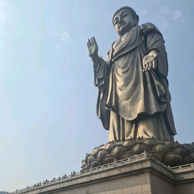 The world's largest bronze statue of SAKYAMUNI ~