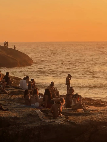 リオのアルポアドール・ビーチ：息をのむほど美しい最高の夕日を見る