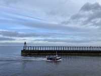 🏰 Whitby Harbour East Lighthouse 🌊