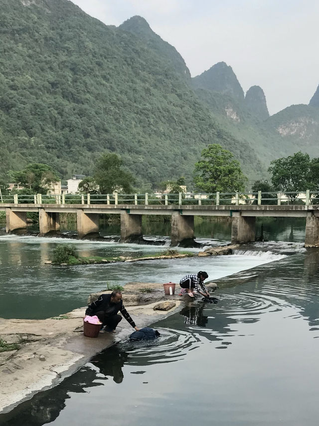 Yangshuo: holiday in Yulong River