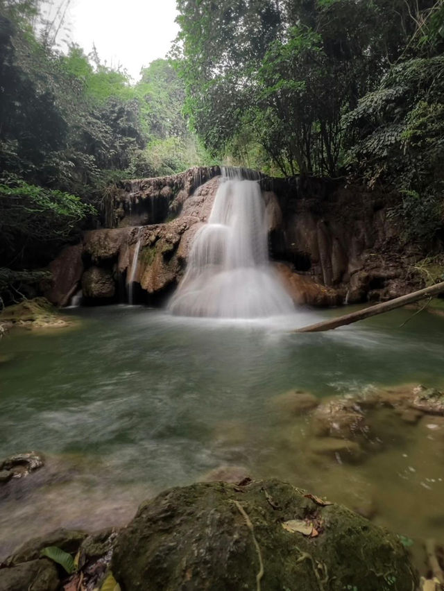 Huai Mae Khamin Waterfall 🌿