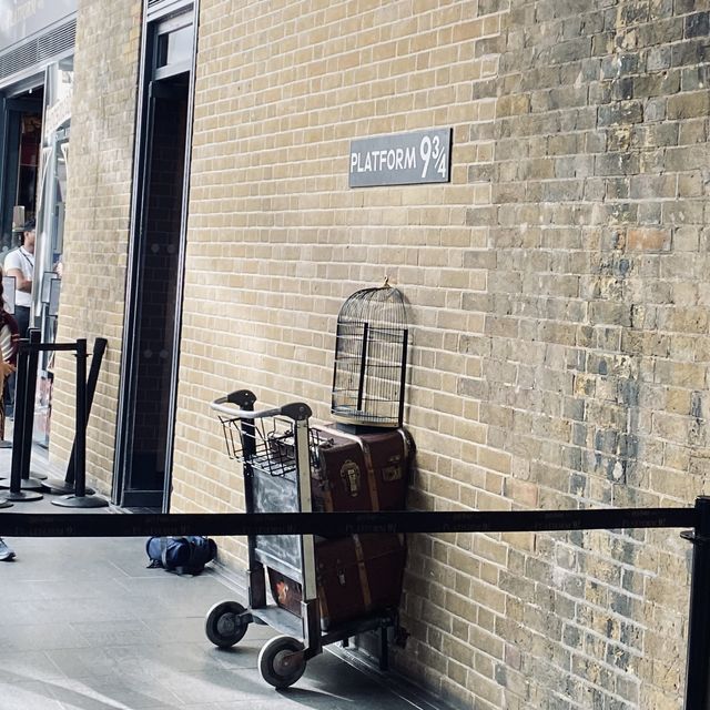 A Dash of Magic: Retail Delights at Platform 3/4