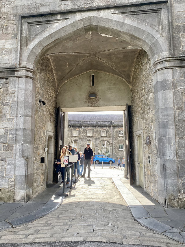 A Journey Through Art at Kilkenny Castle 🏰🖌️