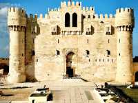 🏰 Qaitbay Citadel: The Guardian of Alexandria’s Shores! 🌊