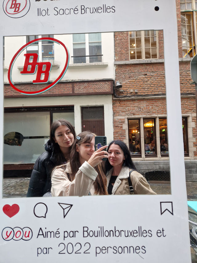Girls Trip to Brussels: Waffles, Beer & Euro-City Charm 🇧🇪✨