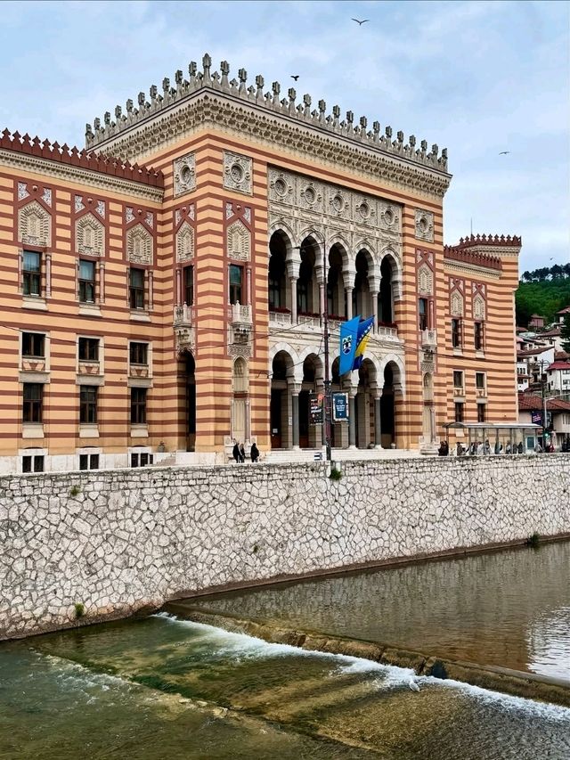 🕌 Sarajevo: A City Where Cultures Meet and History Lives On 🇧🇦✨