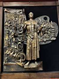 🎨 Unlock Your Eyes to Art: Gallery of Genius Zuraab Tsereleli Right in Moscow's Heart! 