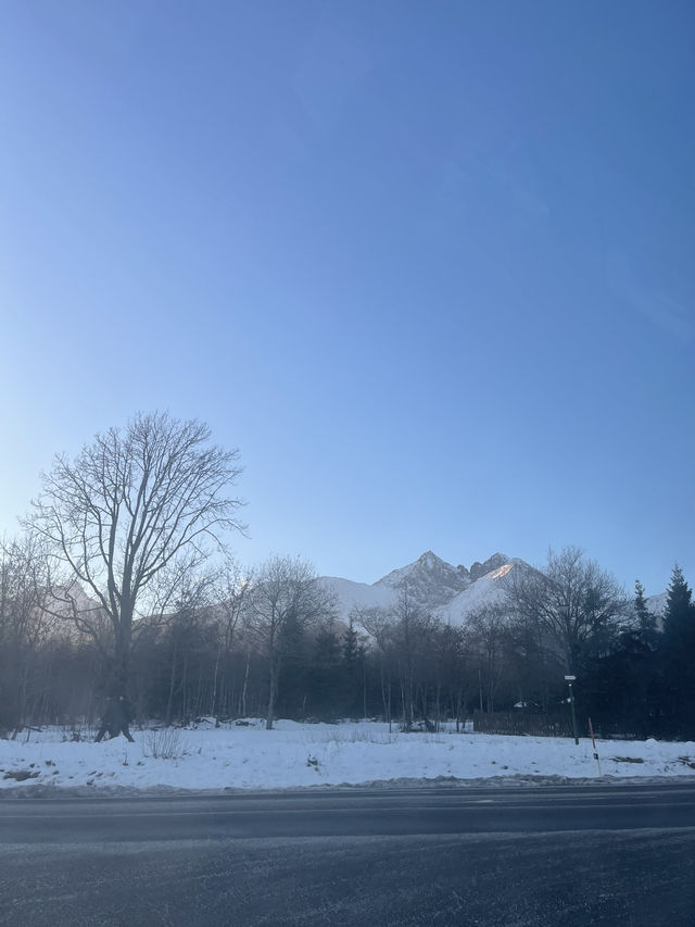 🏔️ Driving Through the Tatras – Mountain Roads & Epic Views 🚗✨