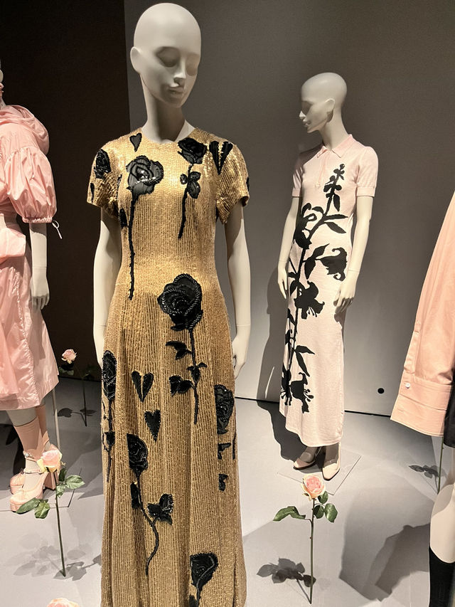 👗ファッションの歴史と今を体感|MoMu Fashion Museum Antwerp(モード美術館) 👗ファッションの歴史と今を体感|MoMu Fashion Museum Antwerp(モード美術館)