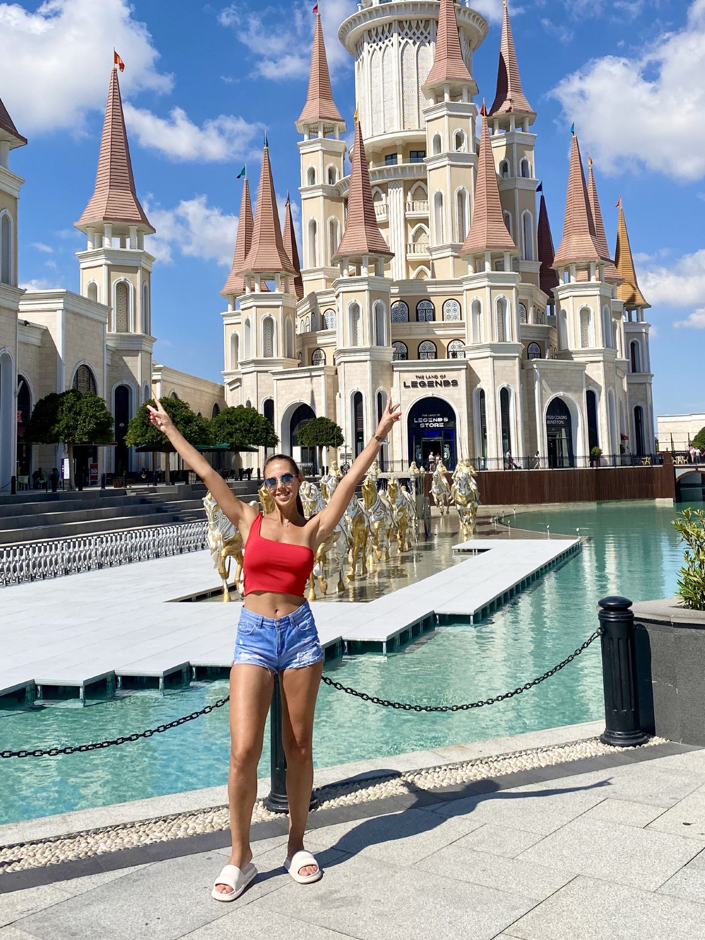 🎢 Một ngày ở Vùng đất huyền thoại: điều gì đang chờ đón bạn?