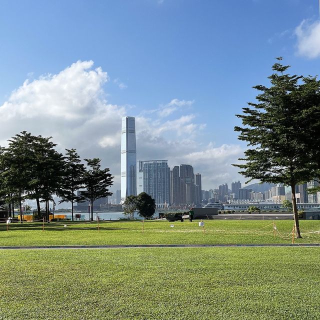 覽維港景色，漫步中西區海濱長廊中環段