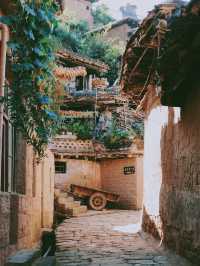 曲靖漫遊瀘西秋日小眾旅行城子村上房揭瓦