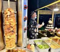 新疆夜市遠不止吃吃喝喝這麼簡單，居然還有…