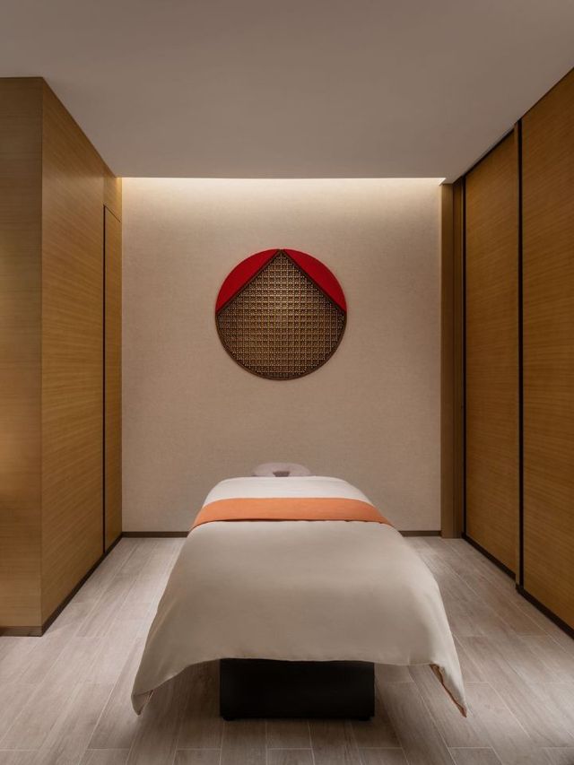 🌟 Hong Kong's Hidden Gem: Sheraton Tung Chung 🏨✨