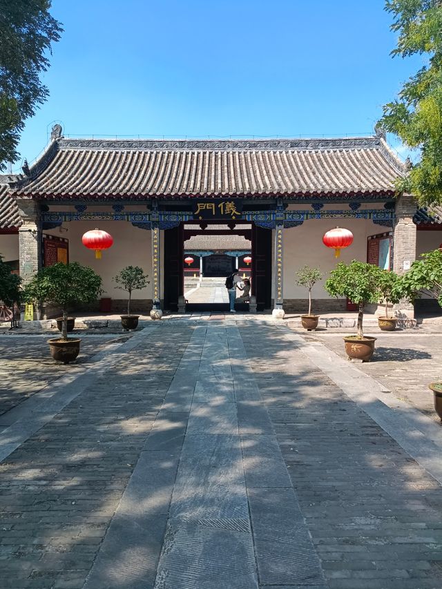 全國重點文保單位，中國唯一完整保存至今的清代知府衙門。南陽府衙始建於元朝，距今已有七百五十多年歷史。