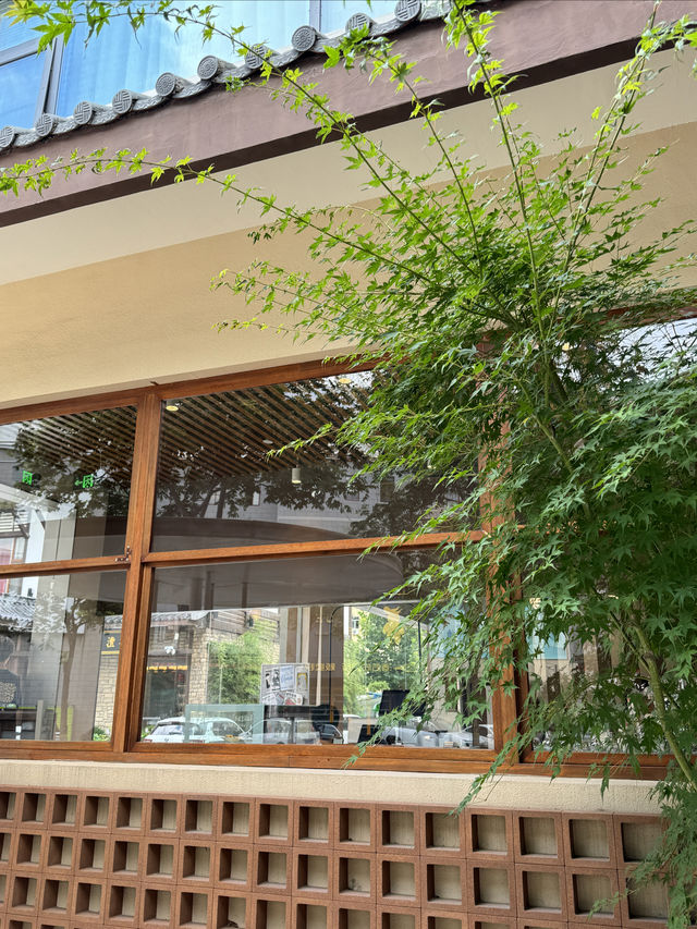 栖茑酒店 - 都市中的寧靜棲息之所。