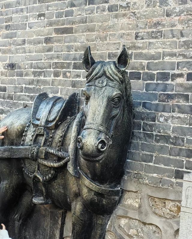 走進伯延古鎮，感受歷史的迴音。