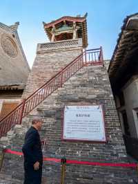 李家大院。