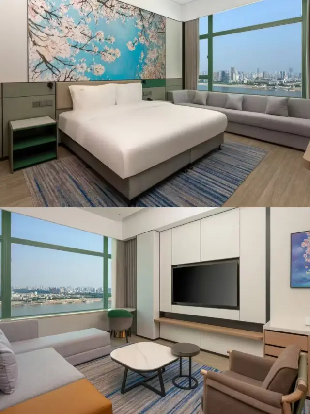 This hotel in Wuhan is perfect for cherry blossom viewing!
