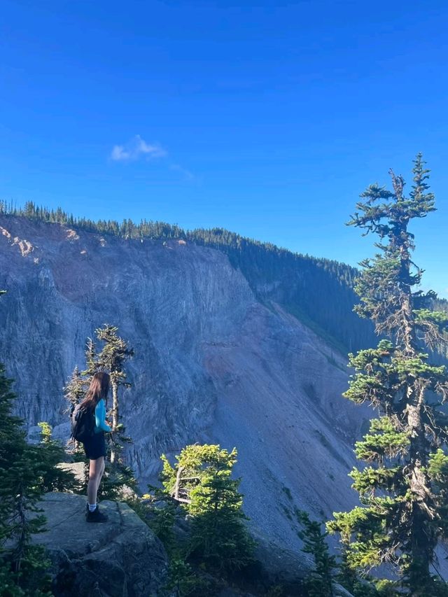 What an Experienceat Garibaldi Lake in Canada🤩
