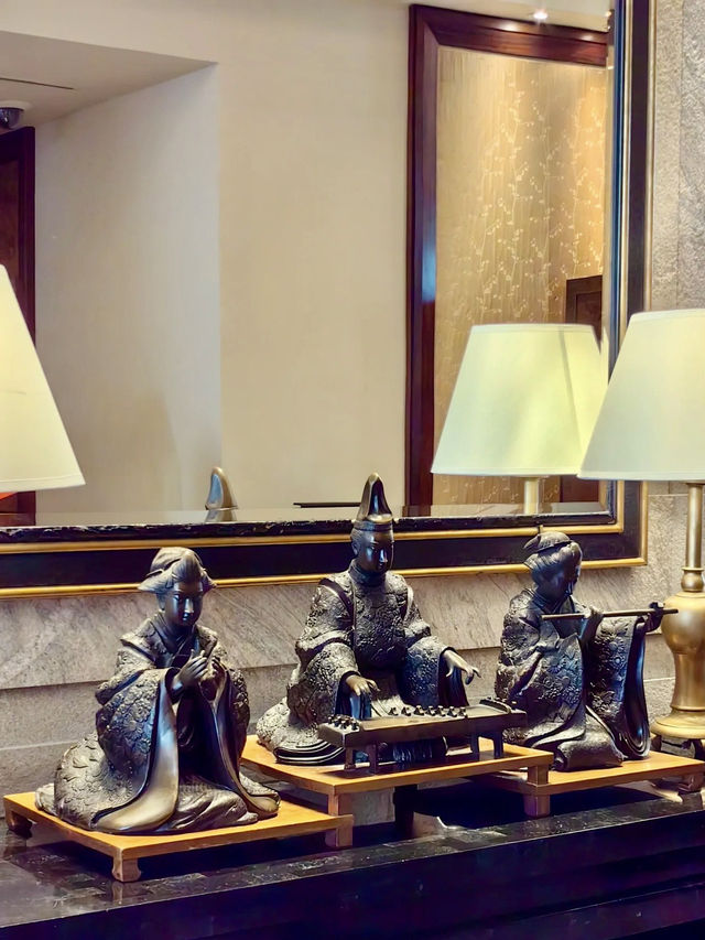 雲端上的維港詩篇：香港港麗