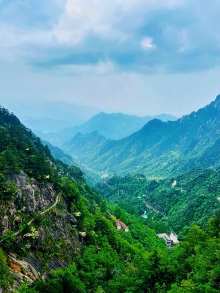 OMG! Trip.com's trending spot didn't disappoint! Hangzhou's "Little Huangshan" is absolutely amazing