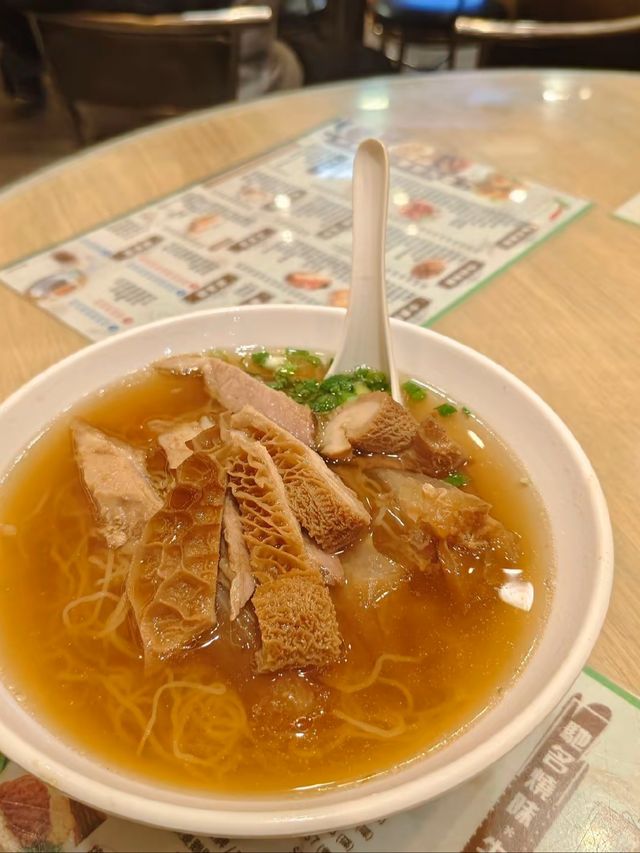 亞熱帶黑色浪漫，香港石澳的海邊