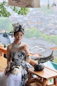 嚟千戶苗寨，當然要體驗苗族服飾寫真啦……