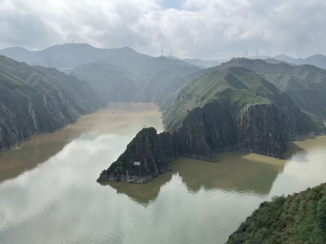 甘南嘅魅力在於「藏區景觀嘅濃縮」——唔使忍受西藏嘅高山反應……
