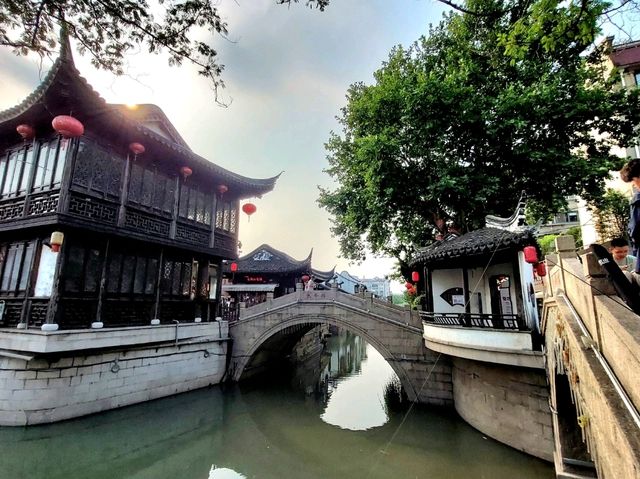 📸《一口小籠，一場穿越：我的南翔古鎮迷走筆記》