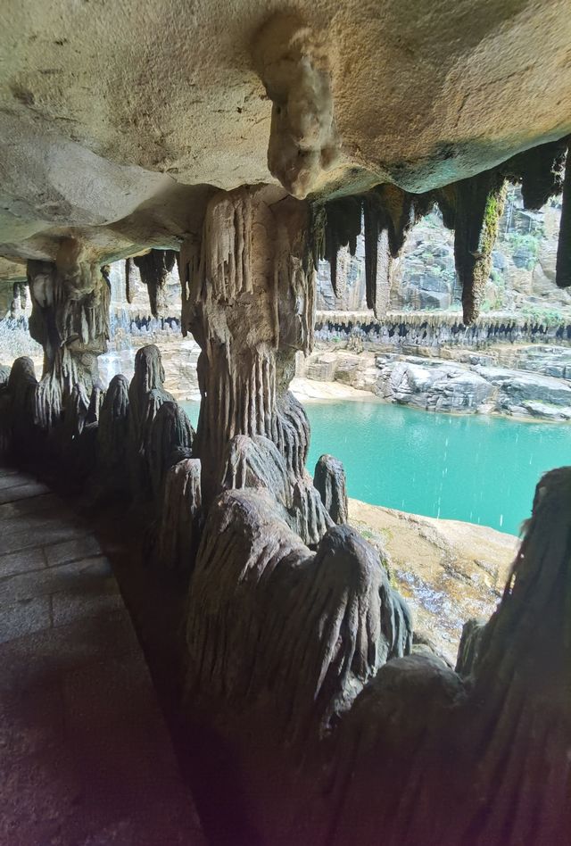 八里溝山水秘境避暑戲水休閒遊